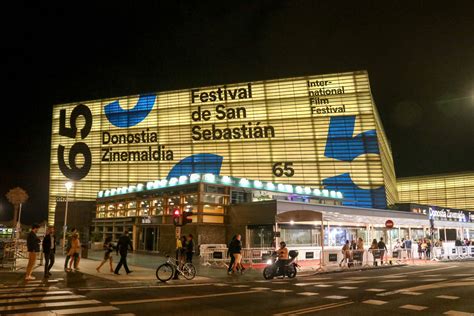 Le Festival de Cine de San Sebastián: Un tremplin pour les talents espagnols émergents et une vitrine internationale du cinéma ibérique.